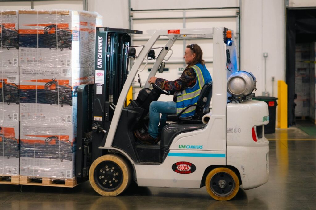 PACKAGING SOLUTIONS – RETAIL AND DISTRIBUTION-READY